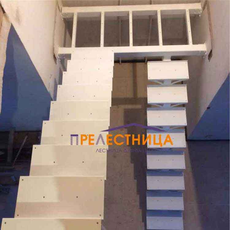 Karkas_lestnic_centralnyi_kosour_13.jpg